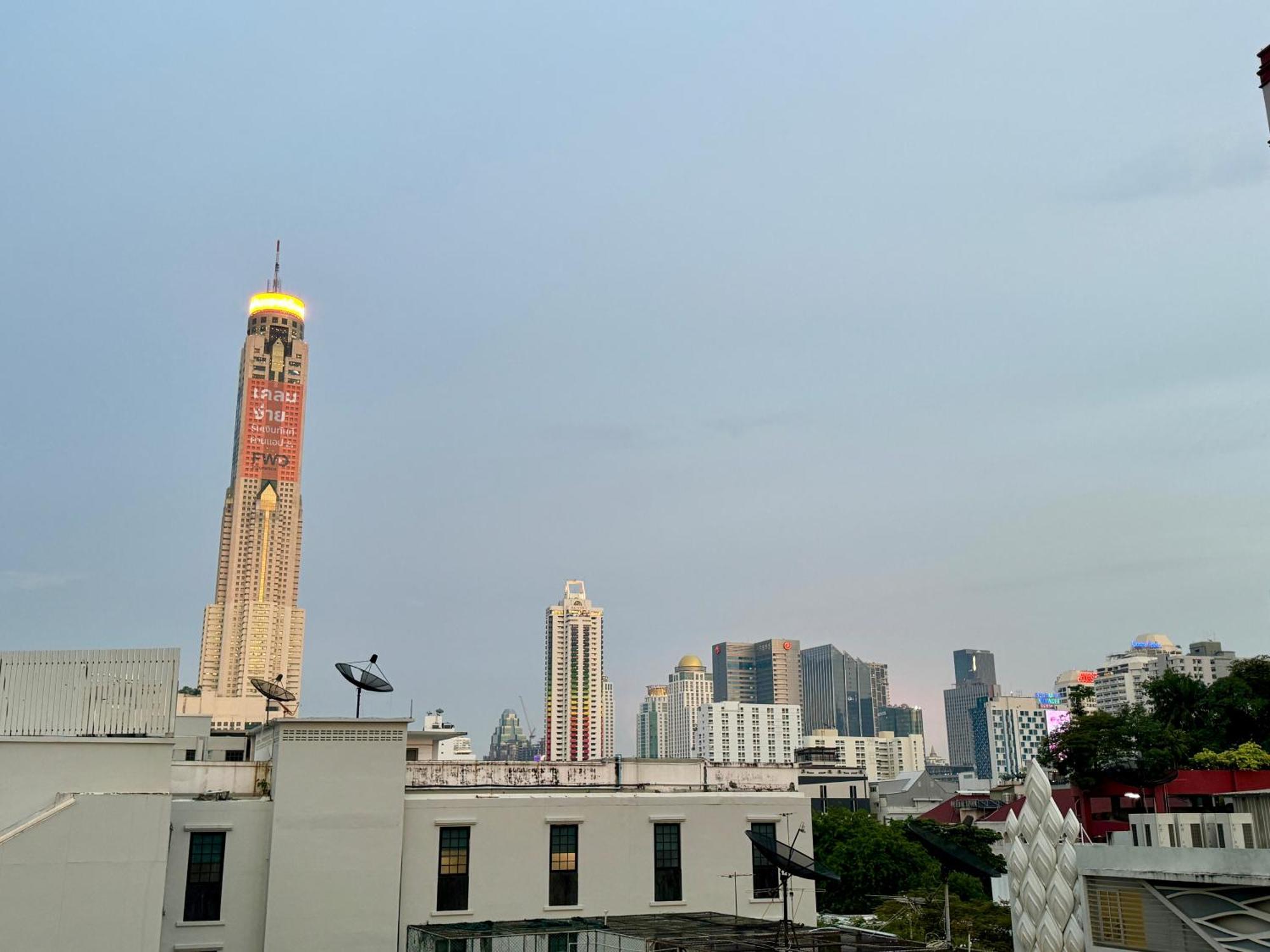 Avalan Phayathai Airport Link Bangkok Exteriör bild